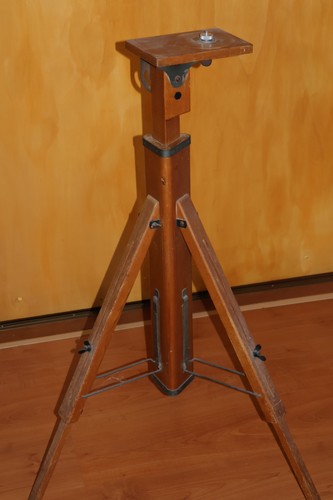 Altes antikes holzstativ - antikes,