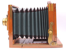 REISEKAMERA HOLZ 13X18 